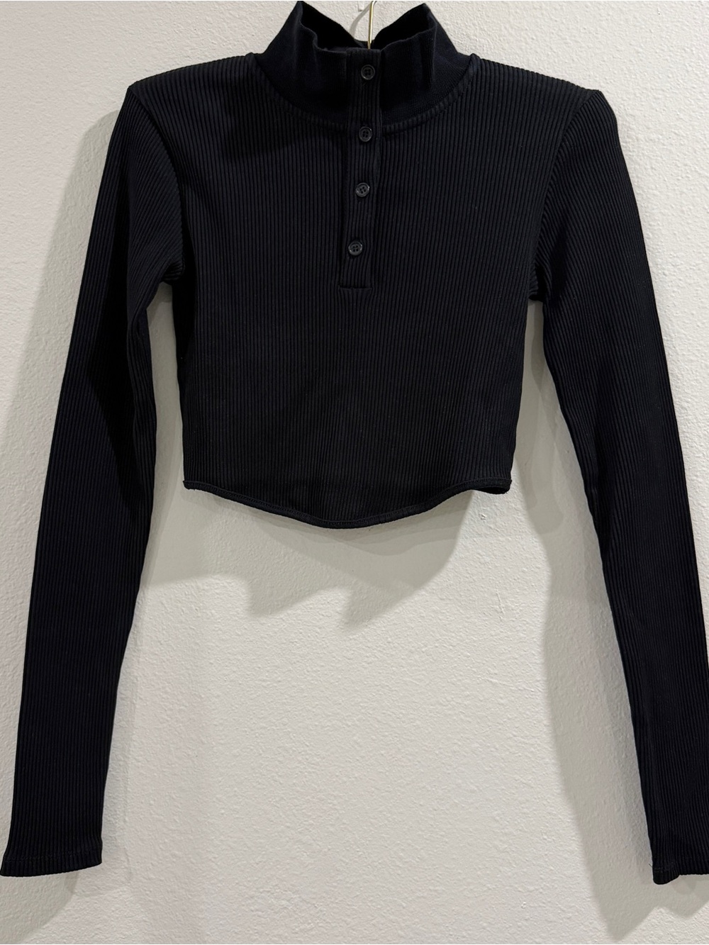 Zara Ribbed Long-Sleeve Crop Henley Top - Black Medium